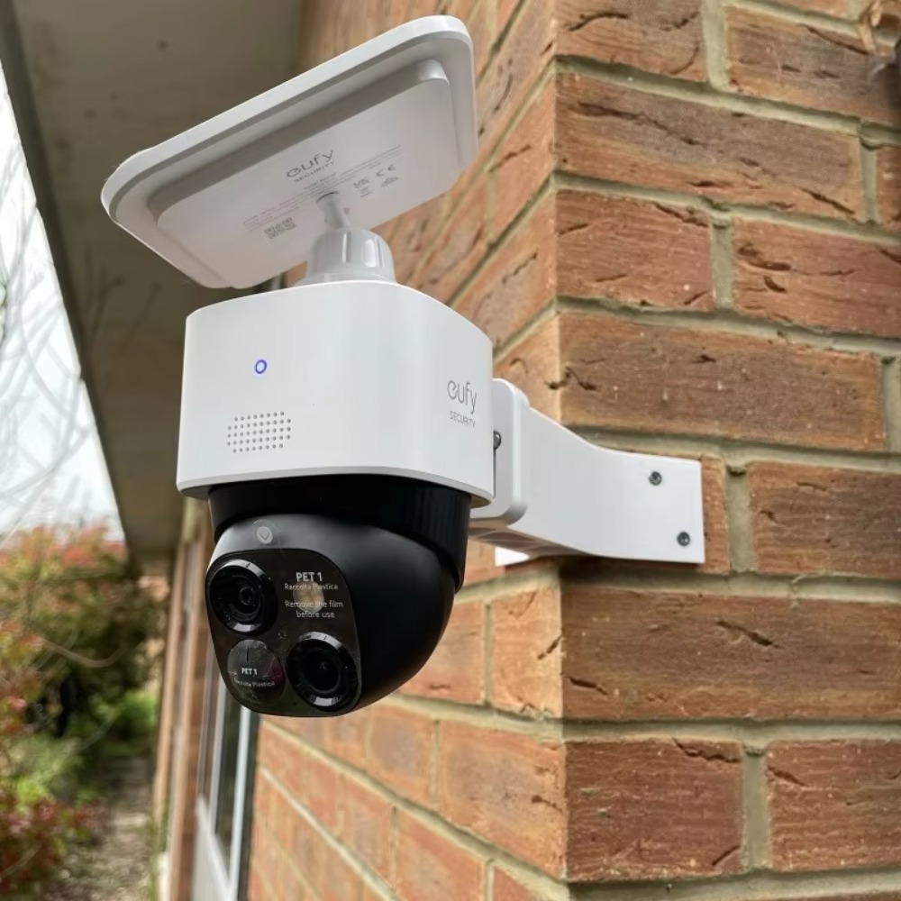 Supporto da parete angolare pe - Eufy Camera S340 recensione e prezzo
